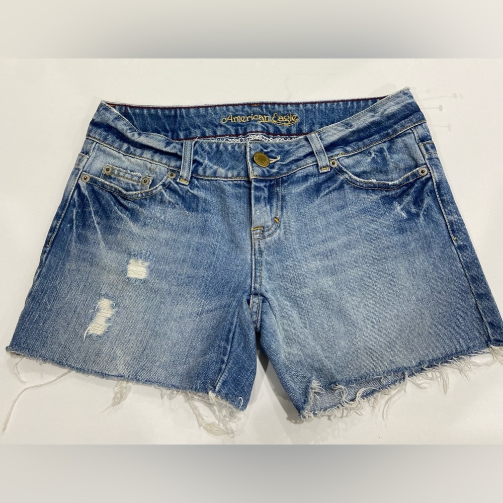 AMERICAN EAGLE SIZE 4 SHORTS